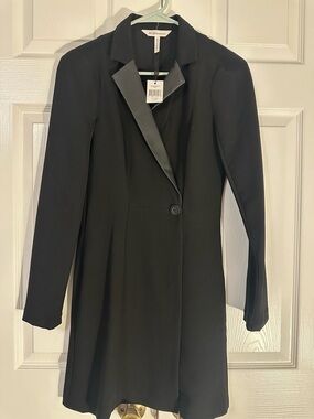 BCBGMaxAzria Black Tailored Long Blazer
